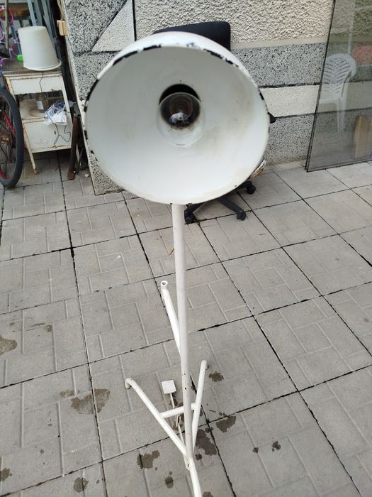 Ретро медицинска лампа