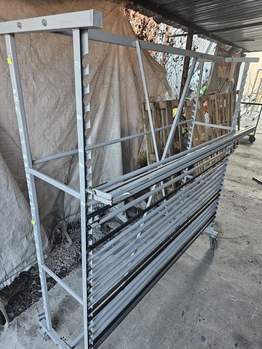 Стойки за мушама