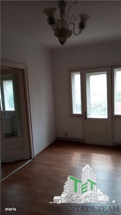 Casa 6 camere de inchiriat , activitate comerciala sau office , parcar