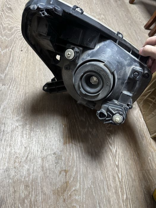 Продам фары toyota rav4 2002 дорест