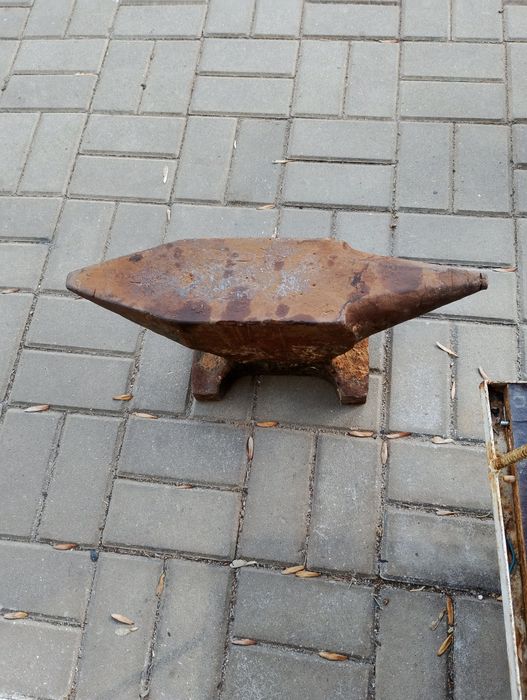 Наковалня 65кг  в добро състояние