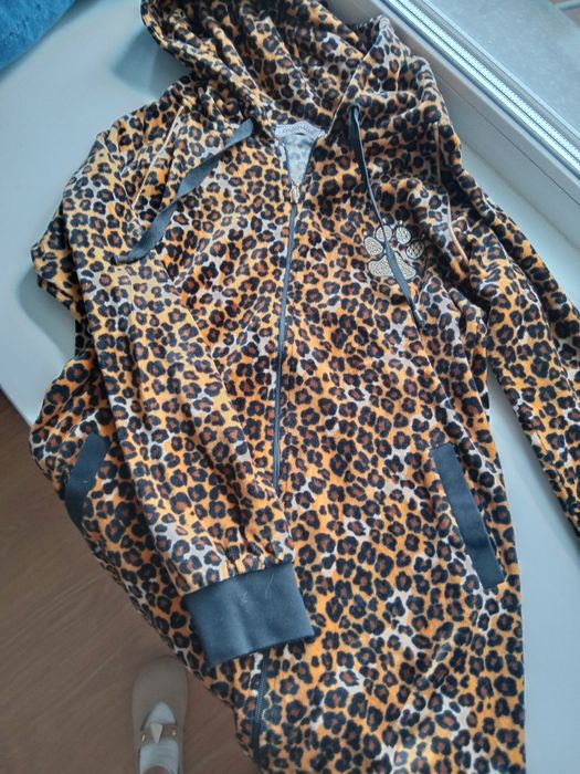 Халат велюровый с капюшоном