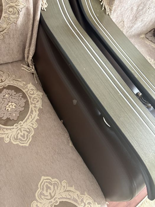 Продам диван с креслами