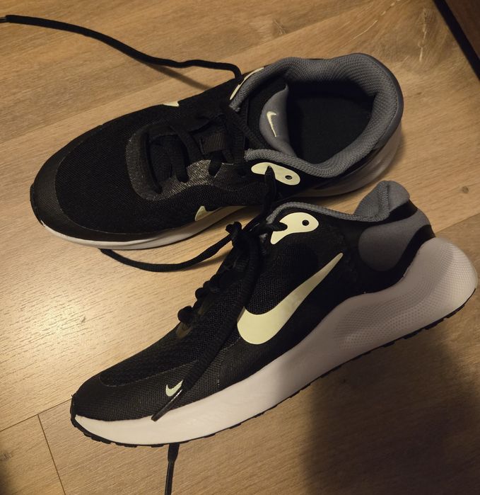 Adidasi Nike mar. 36