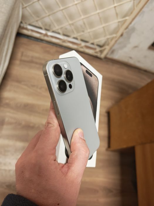 iPhone 15 Pro 256GB 99%Bat Fullbox Că Nou totul original liber retea