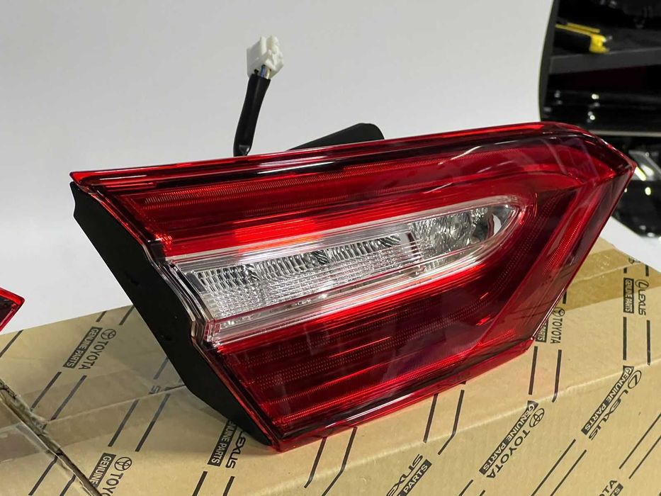 Задний фонарь на камри 70/75