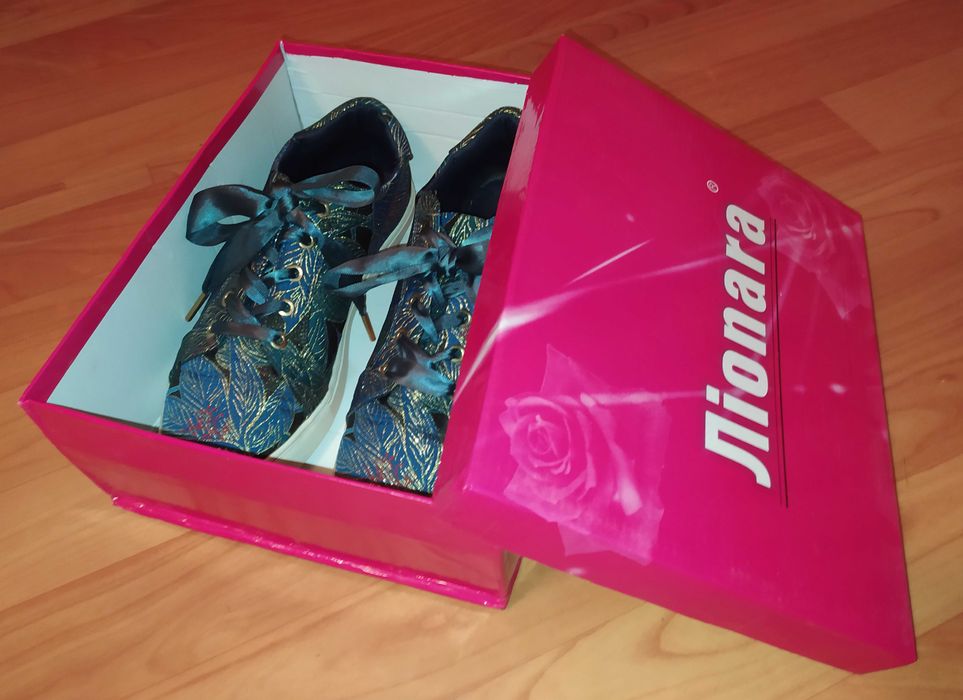 Кроссовки, размер 40