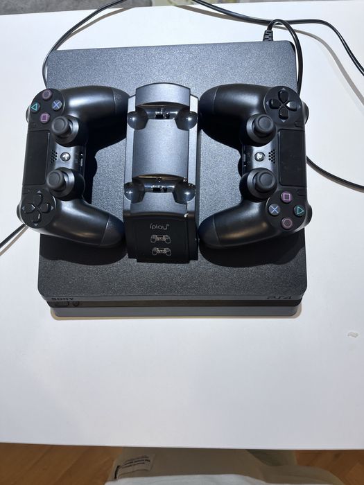 Продаю playstation 4slim