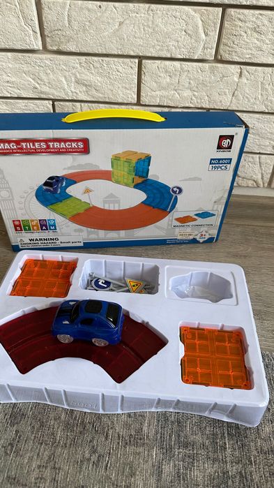 Детская машинка на рельсах