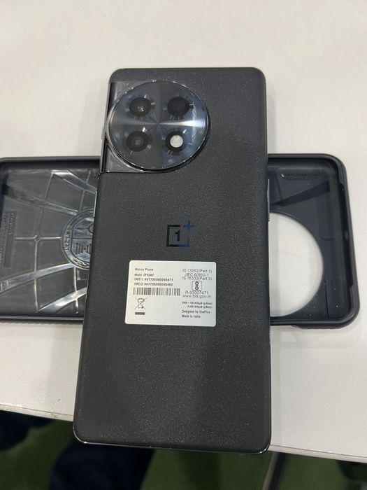 One Plus 11R  sotiladi