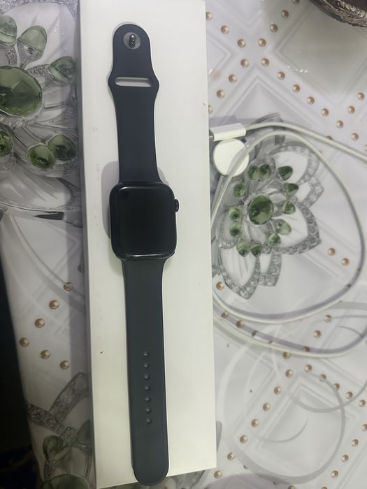 Apple Watch 8.  45 mm хорошим состоянии