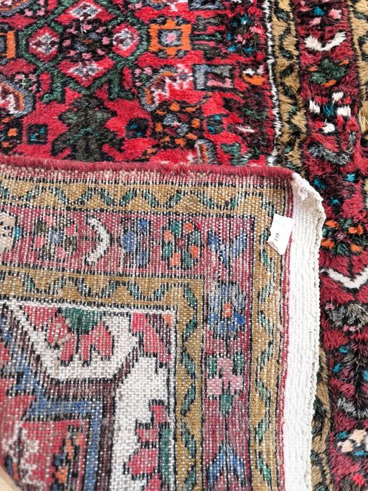 Персийски плетен,ориенталски килим.