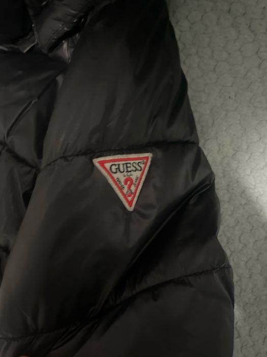 продаю пуховик Guess