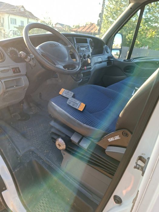 Autoutilitara Iveco 35S12