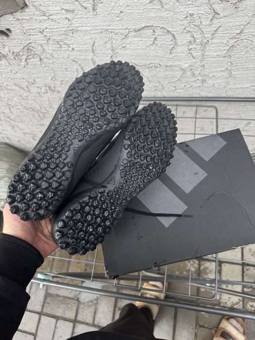 Продам сороконожки оригинал адидас