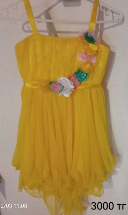 Продам  нарядные платья