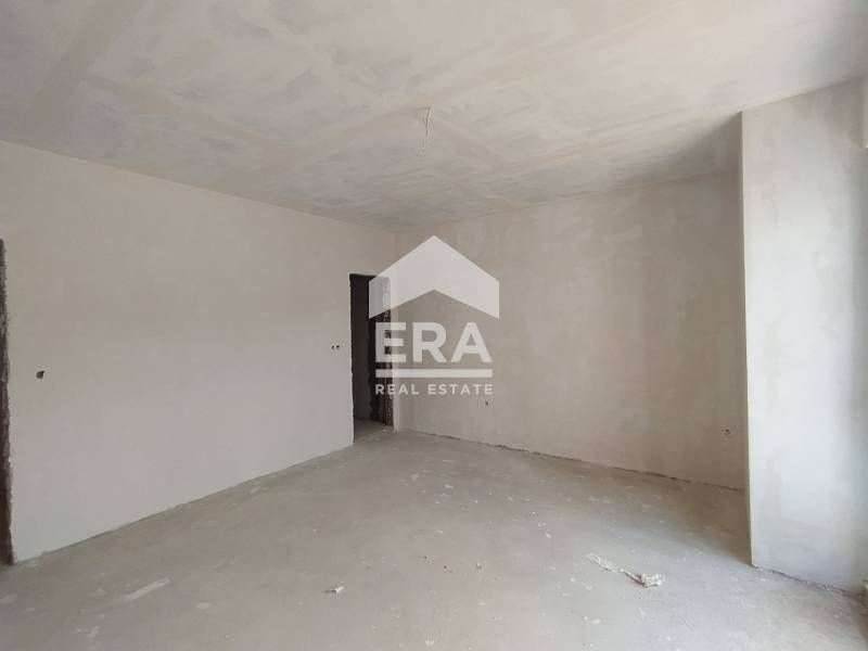 Тристаен апартамент за продажба, в новопостроена сграда с Акт 16, във