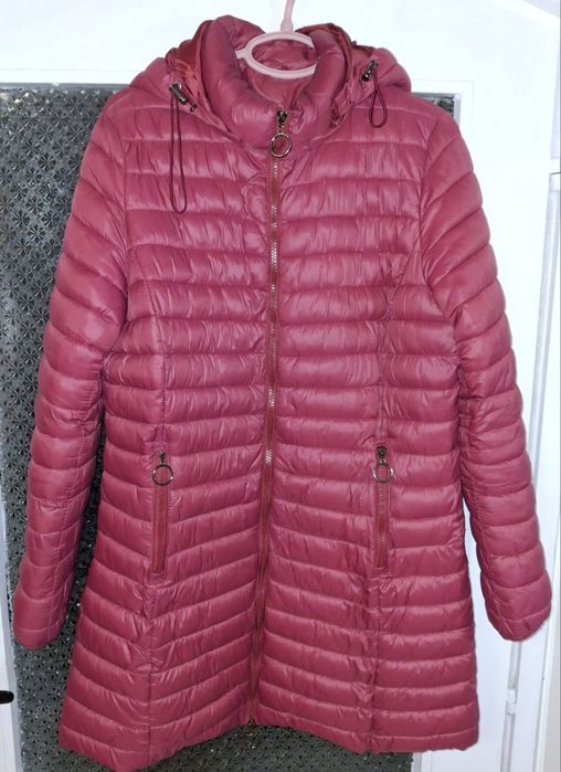 Яке червено с качулка