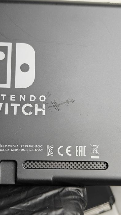 Nintendo Switch V2 (HAC-001(-01)), complet funcțional, fără stick drift.