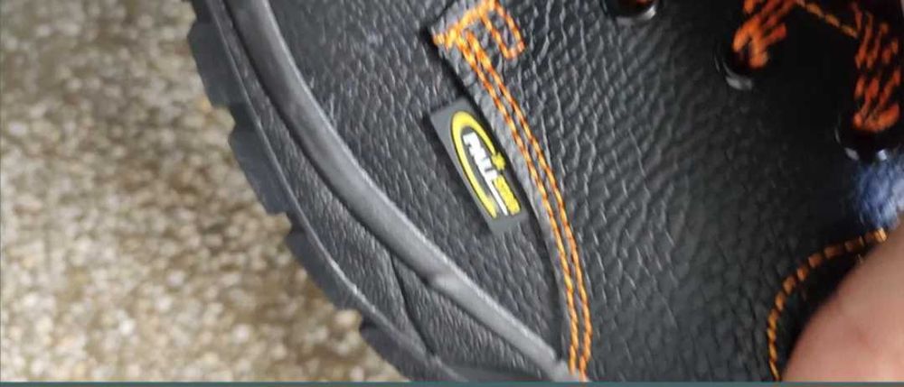 Bocanci de protectie marimea 43 noi