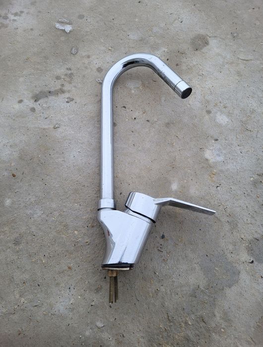 Кухонный для  смеситель  б/у