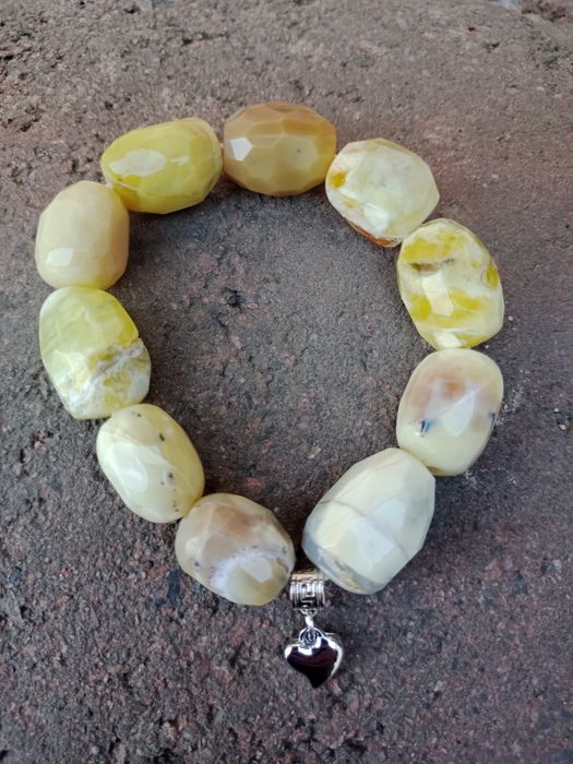 Браслеты из натуральных камней