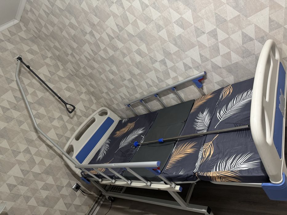 Медицинская кровать