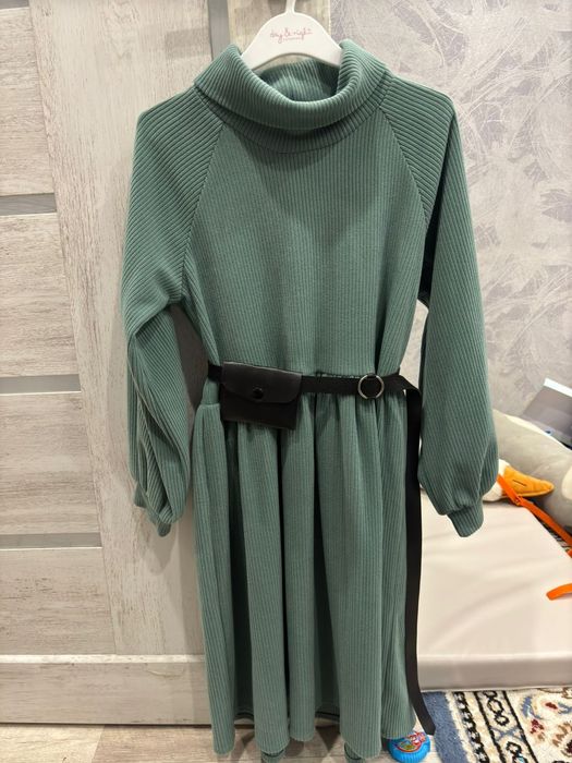 Нарядное платье 152