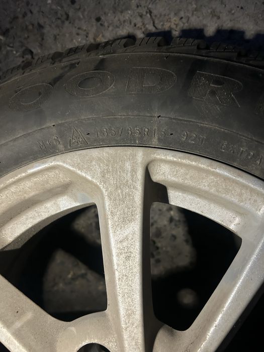 Продам резину р15 на ваз