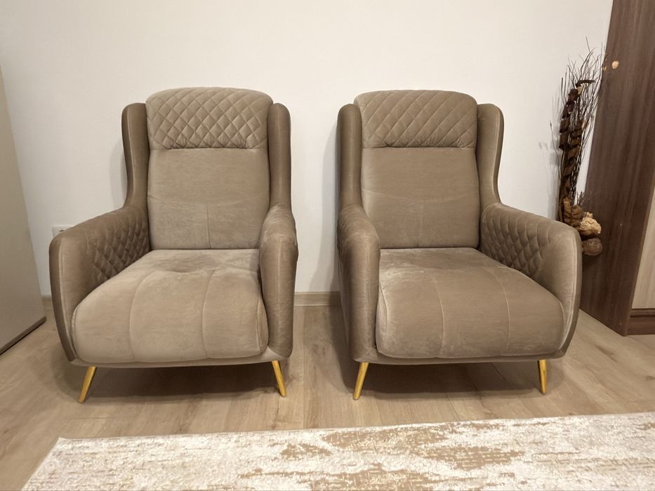 Set Canapea + 2 fotolii stare foarte excelentă