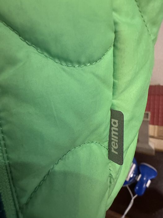 Продам детскую куртку