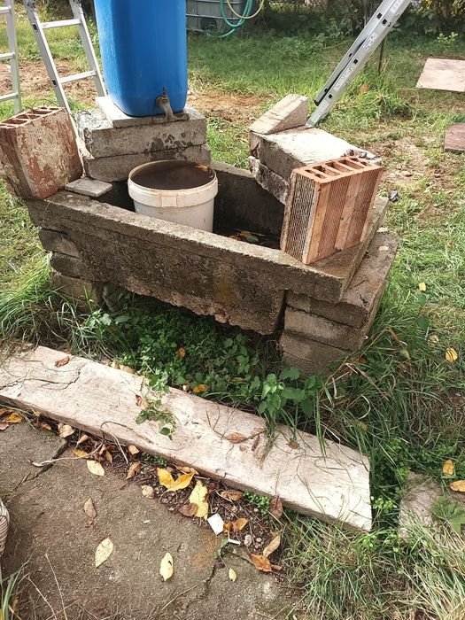 Бордюри и циментова мивка