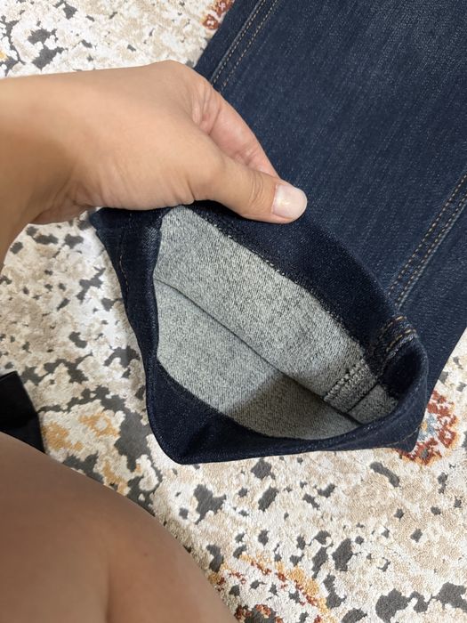 Джинсы почти новые