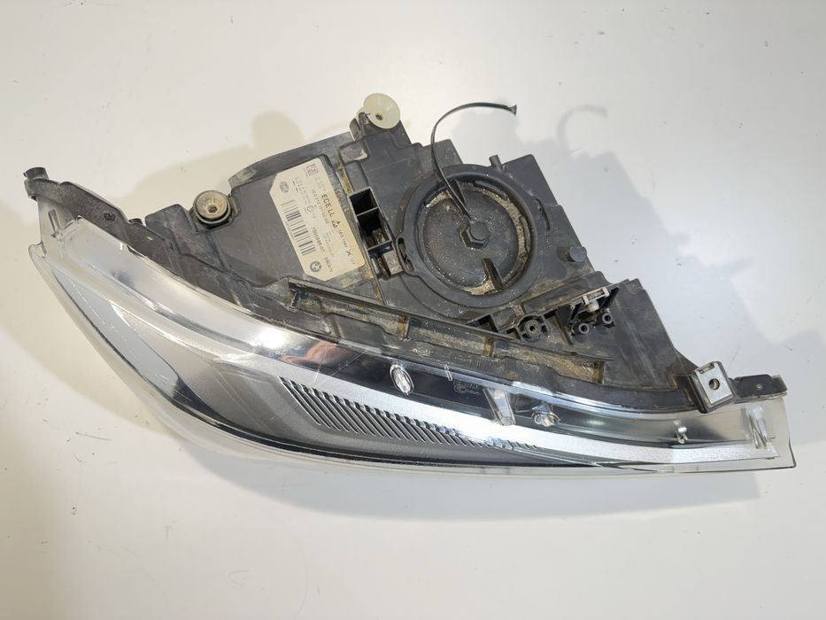 Продаваме десен фейслифт фар за БМВ Ф30 Ф31/facelift BMW F30 F31