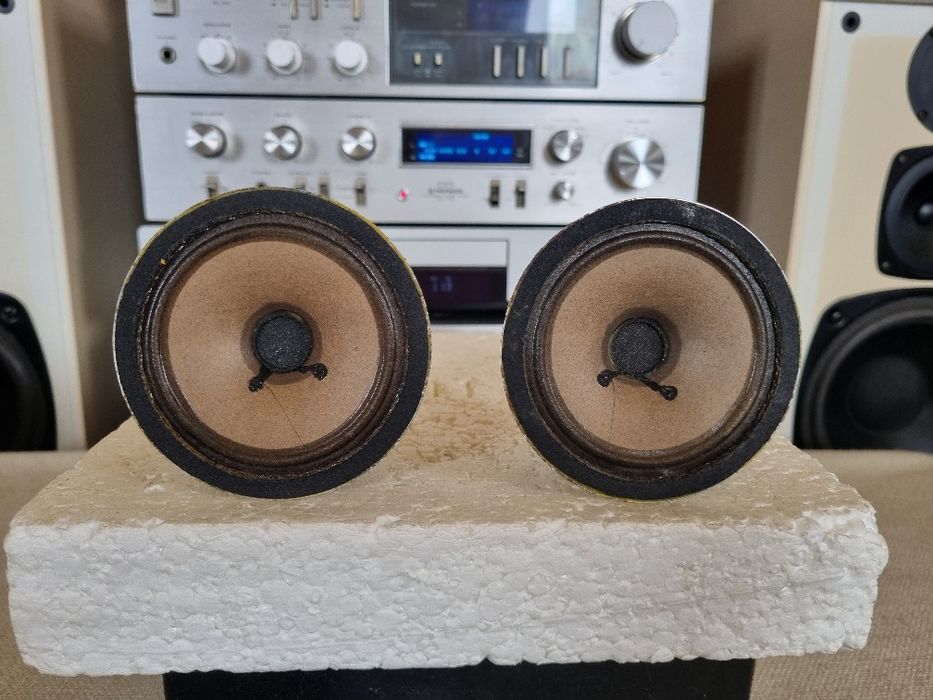 Set Difuzoare Medii Grundig. 4 ohms, 10 watts, 8,9 cm. Impecabile.