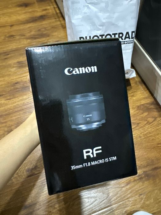 Объектив RF 35 mm F1.8 Macro is stm