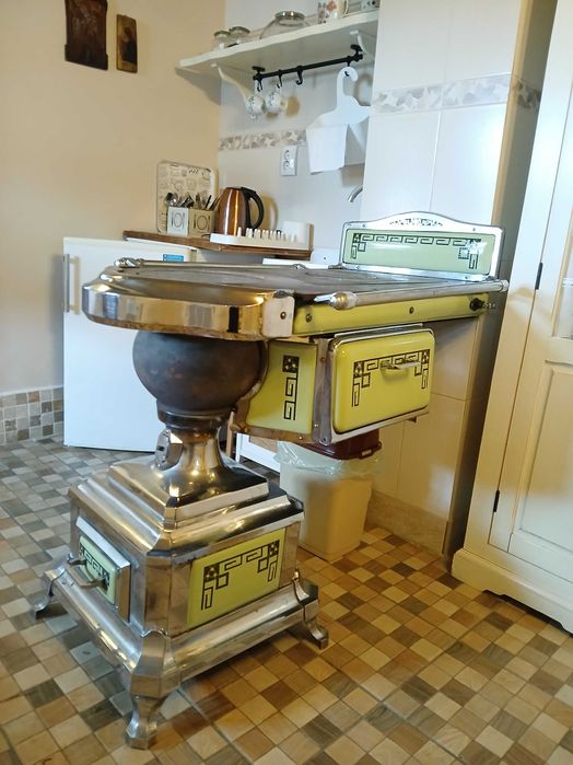 Vând sobă cu plită vintage