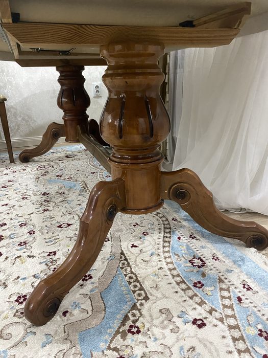 Стол  длят гостей