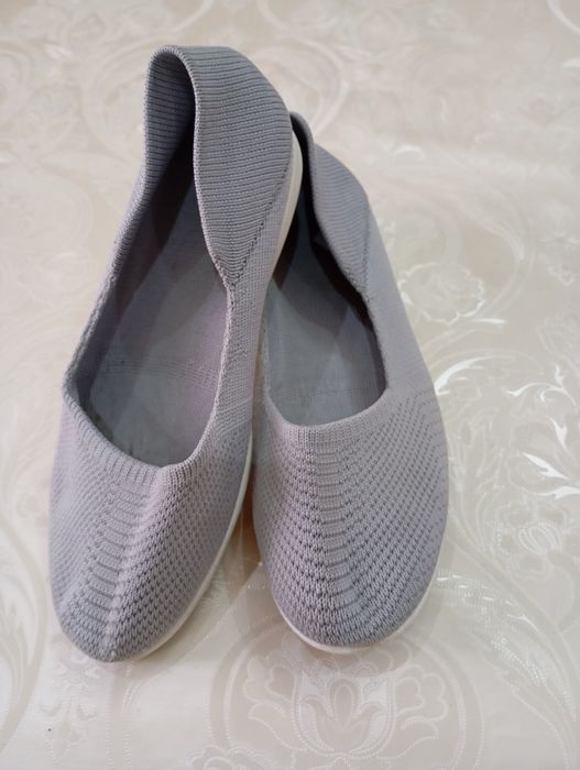 4 штуки Женской  обуви 37 размер