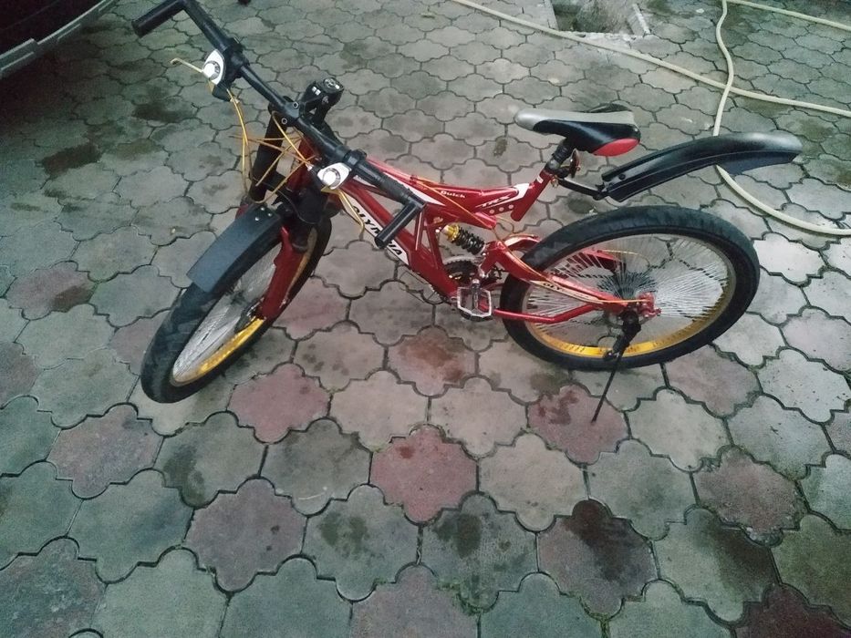 Велосипед красный новая