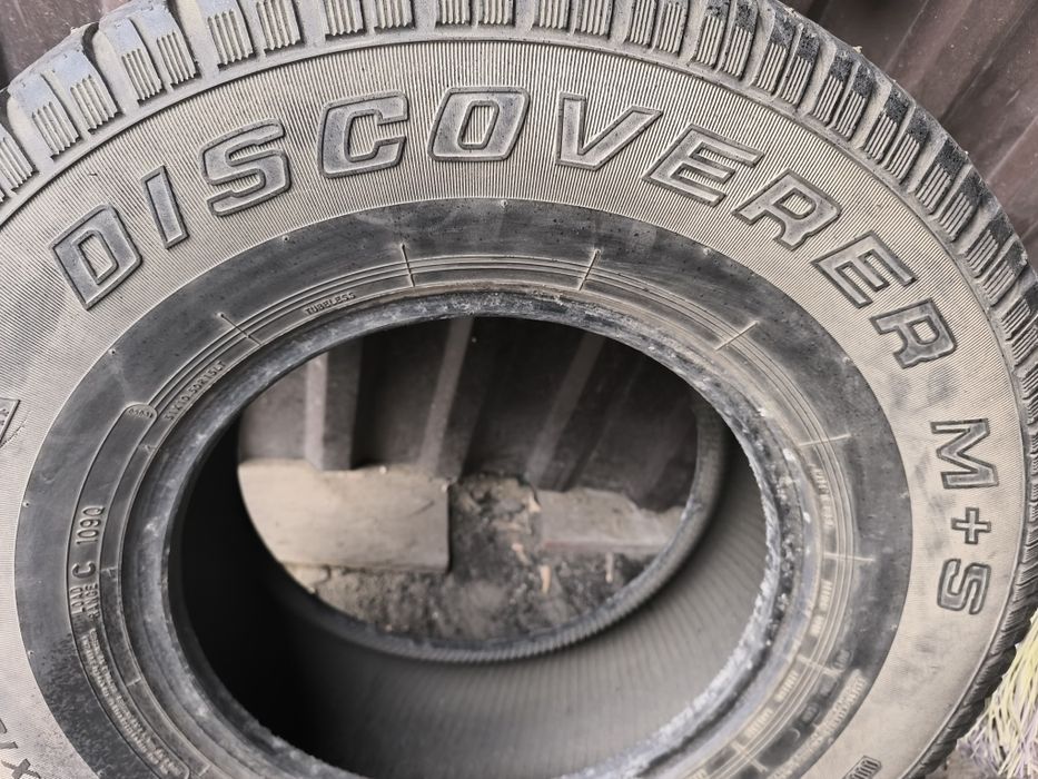 Продам зимние покрышки 31/10,5/15.