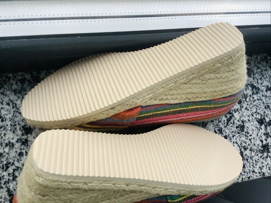 Pantofi cu platforma, 37