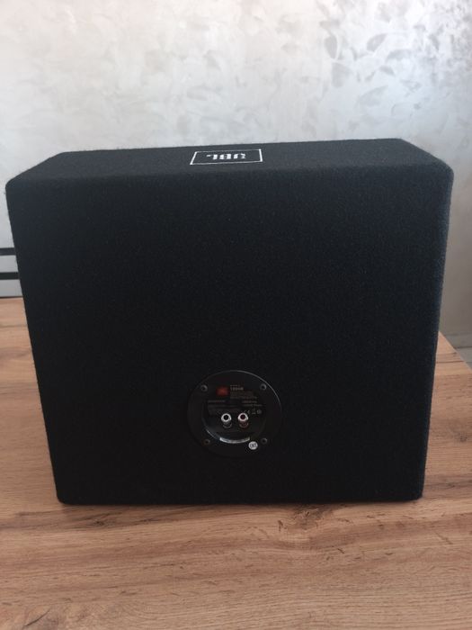 Сабвуфер в машину