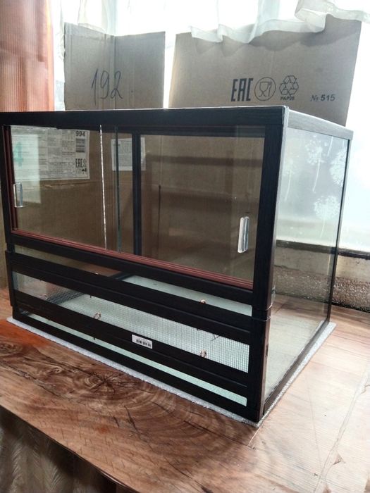 Аквариумы и Террариумы на заказ