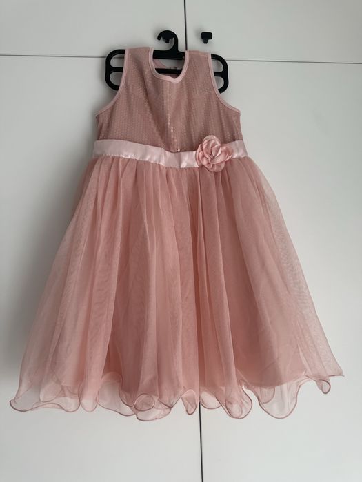 Rochita eleganta  8 ani