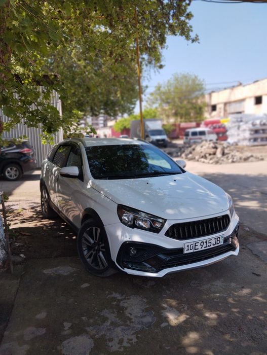 Lada Vesta cross sotiladi
