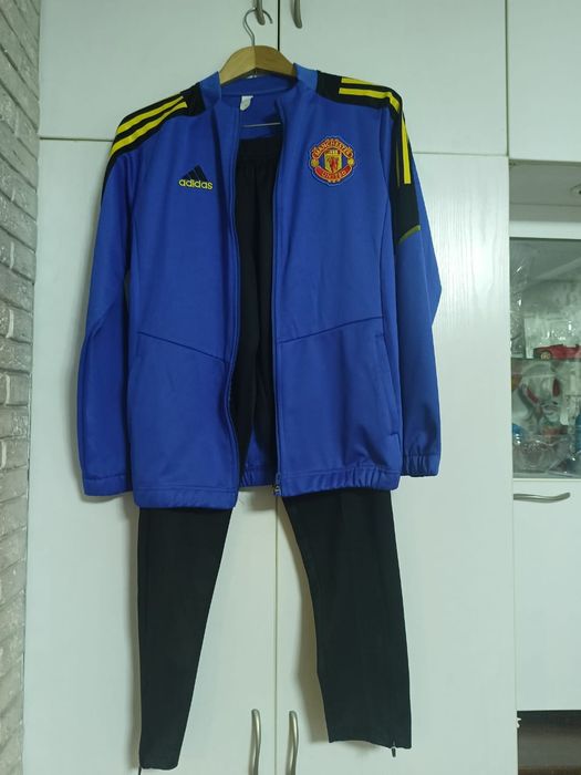 Спортивный костюм