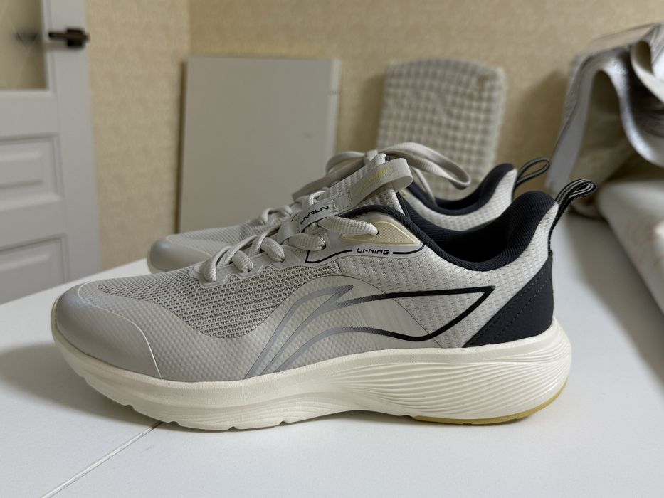 Кроссовки для бега