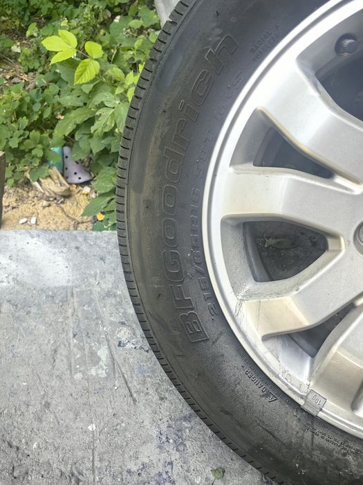 Продам алуминиева джанта 16 цола за Хондата CR-V с нова гума.