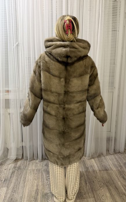 Продам норковую шубу